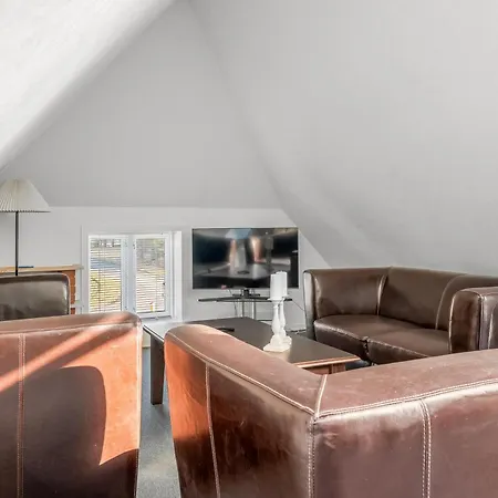Large With Modern Facilities For 10 People بيت للعطل *