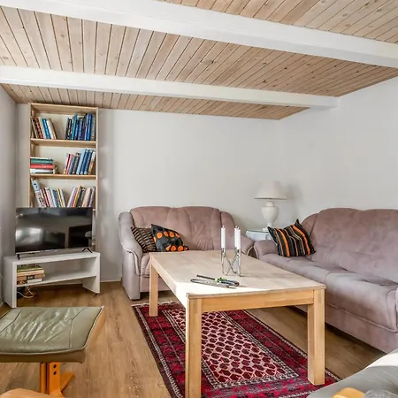 Large With Modern Facilities For 10 People