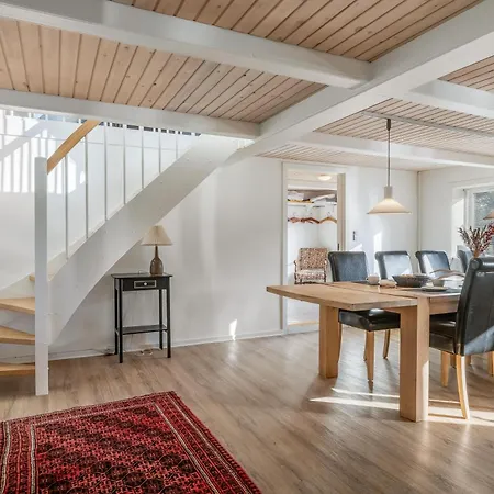 Large With Modern Facilities For 10 People