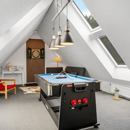 Large With Modern Facilities For 10 People