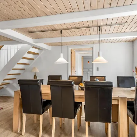 Large With Modern Facilities For 10 People