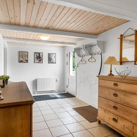 Large With Modern Facilities For 10 People