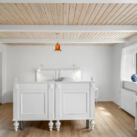 Large With Modern Facilities For 10 People *