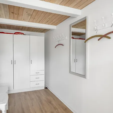 Large With Modern Facilities For 10 People