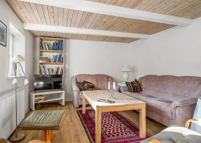 Large With Modern Facilities For 10 People